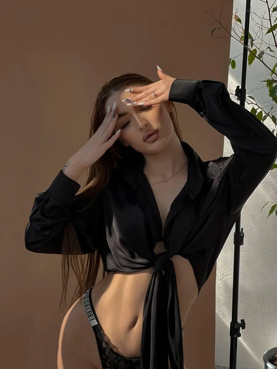 Adel escort in London