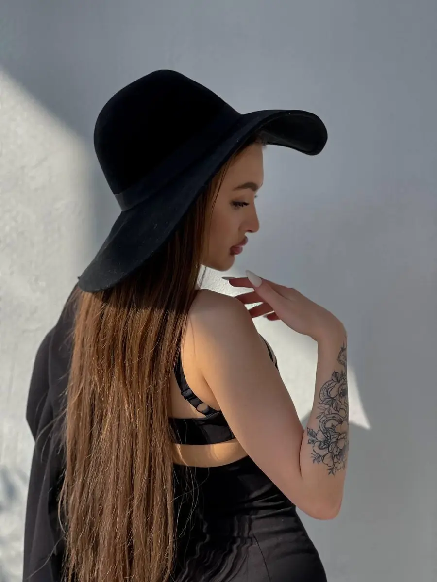 Adel escort in London