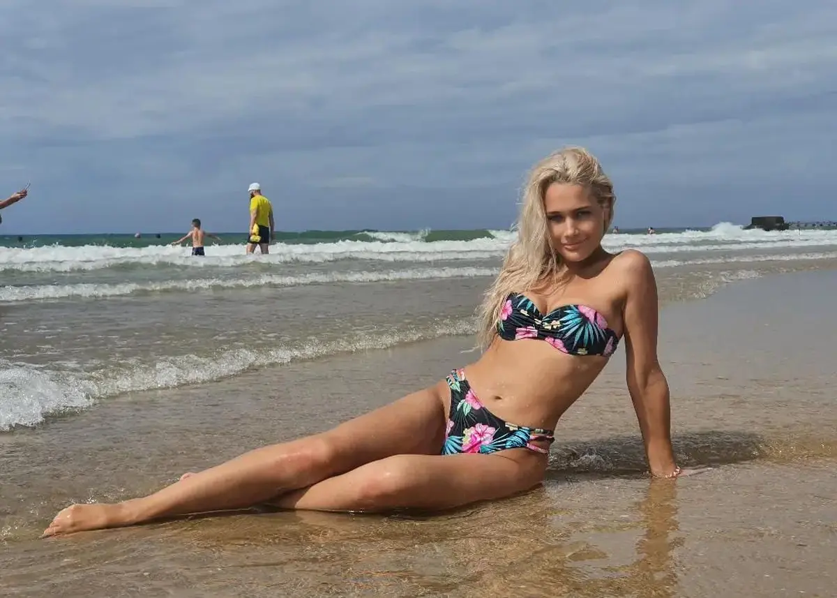 Alexia escort in London