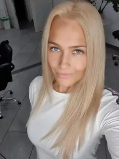 Alexia escort in London