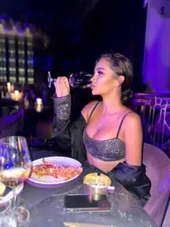 Ali  escort in London