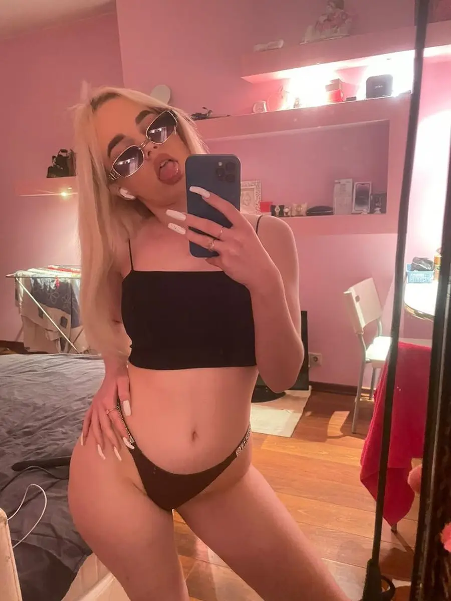Angelica escort in London