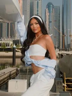 Arima escort in Paris