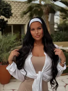 Arima escort in Paris
