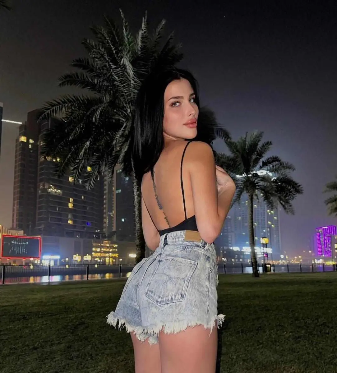 Arina escort in London