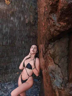 Arina escort in London