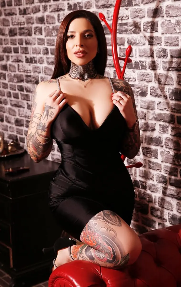 Ashley escort in Paris