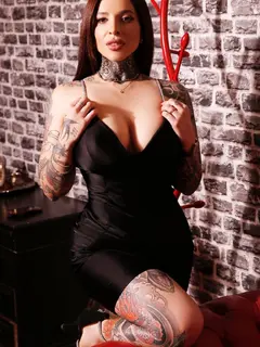 Ashley escort in Paris