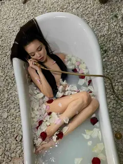 Aurika escort in London