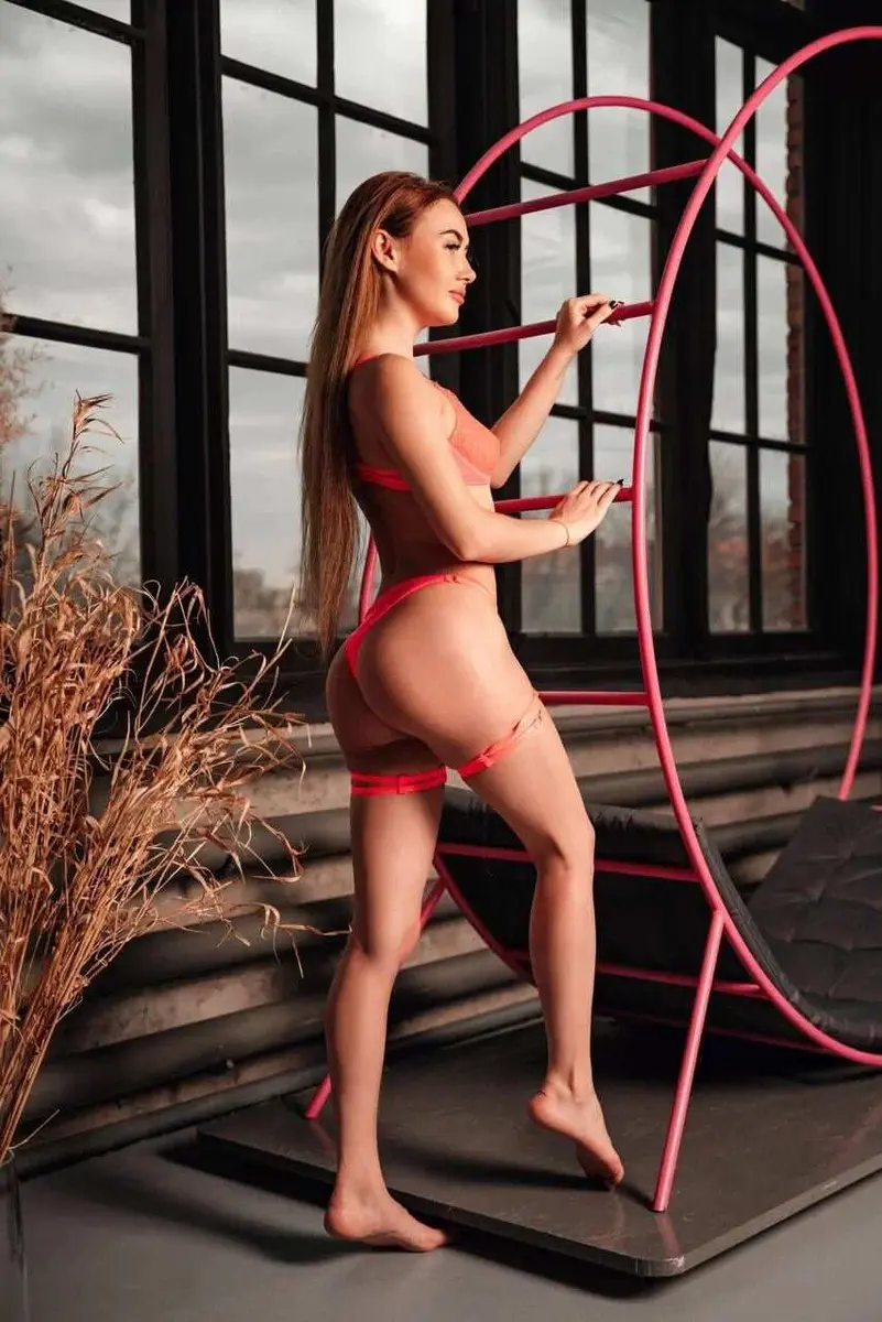 Avgustina escort in London