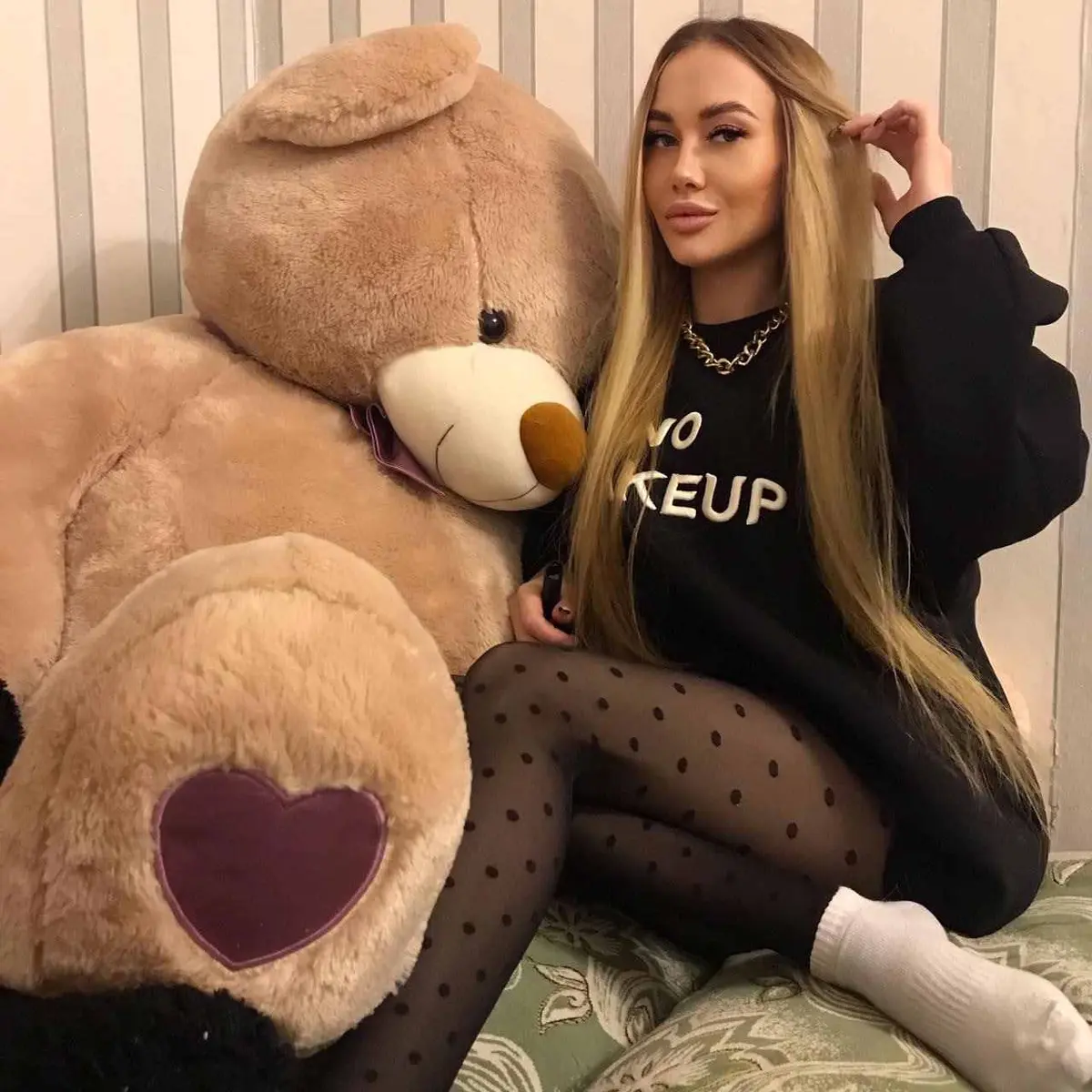 Avgustina escort in London