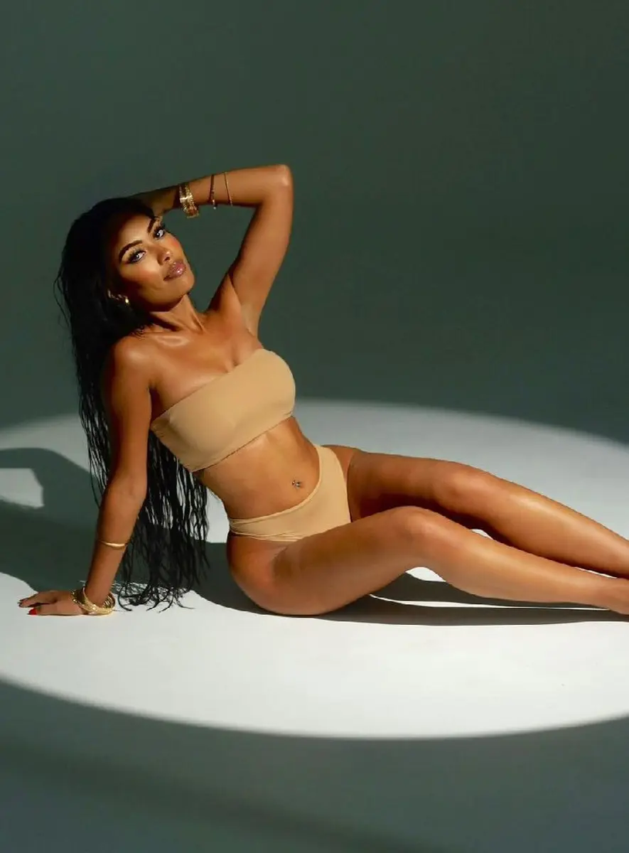 Cassie escort in Paris