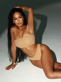 Cassie escort in Paris
