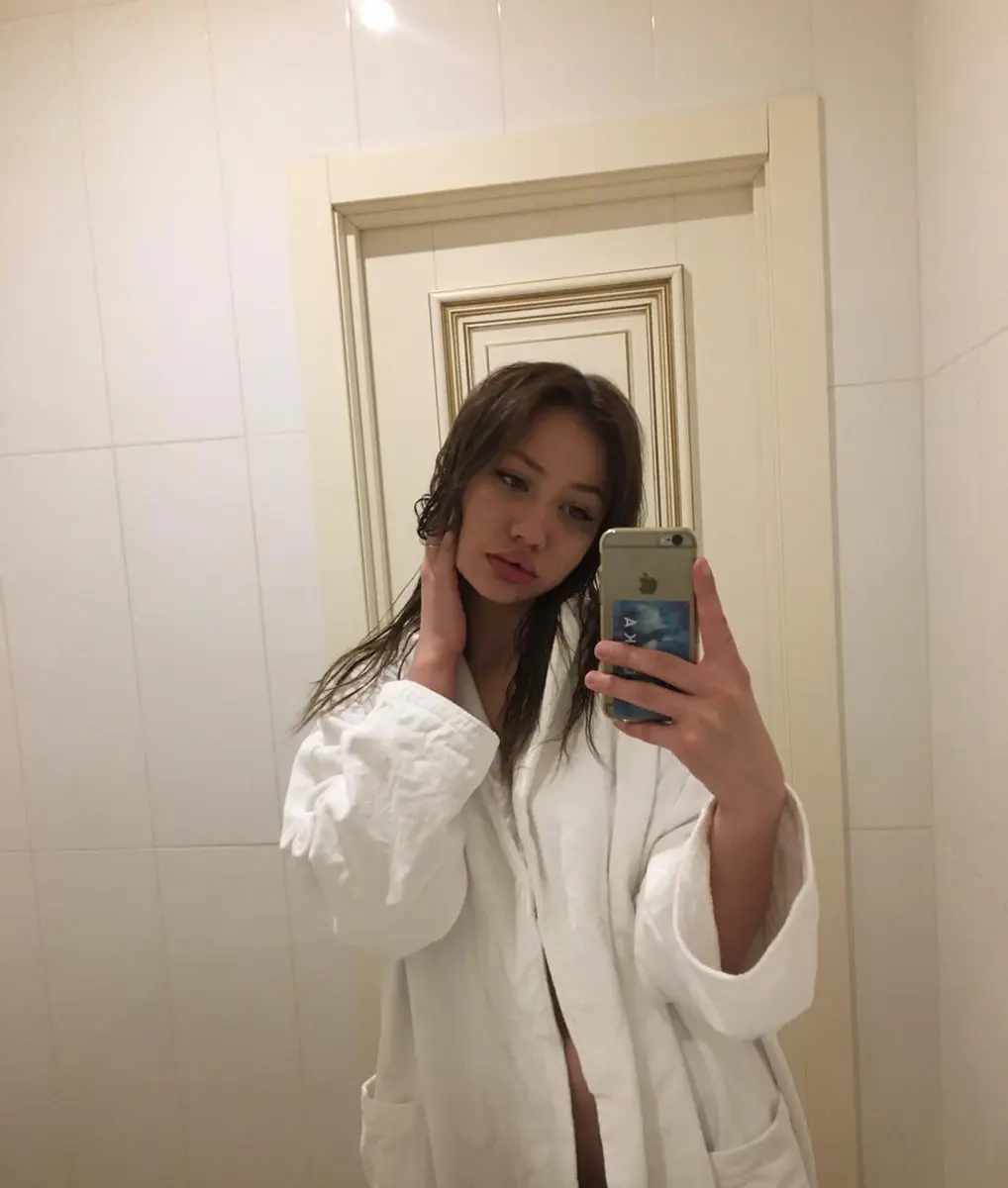 Clara escort in London