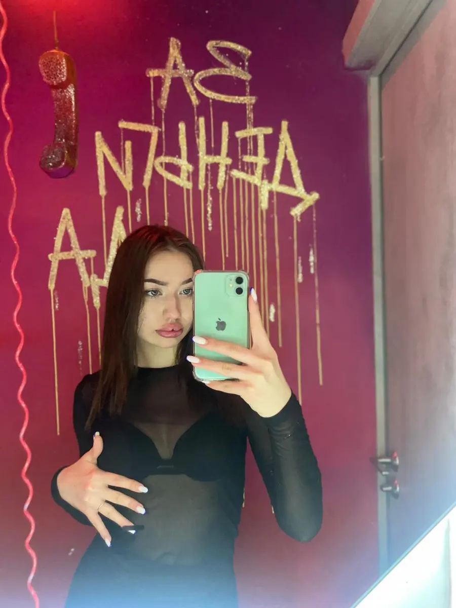 Clara escort in London