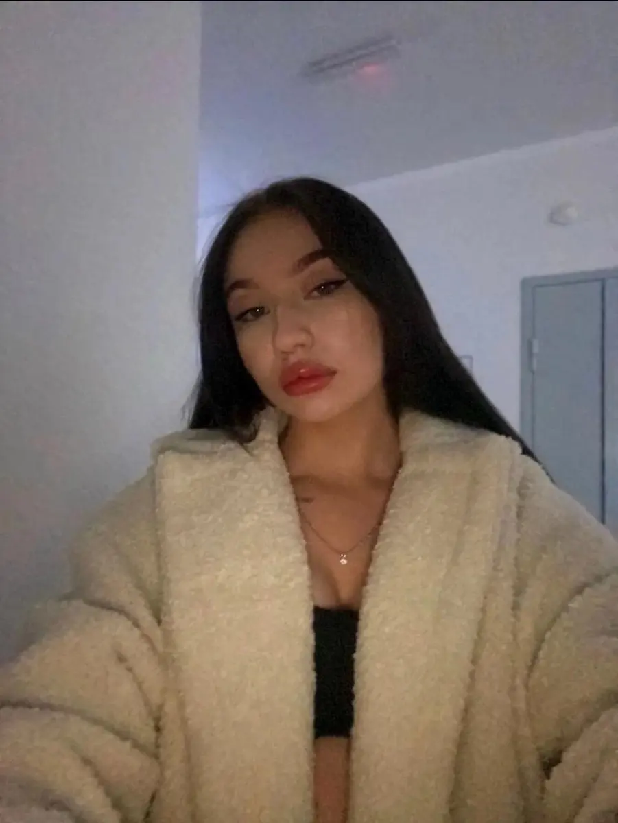 Clara escort in London