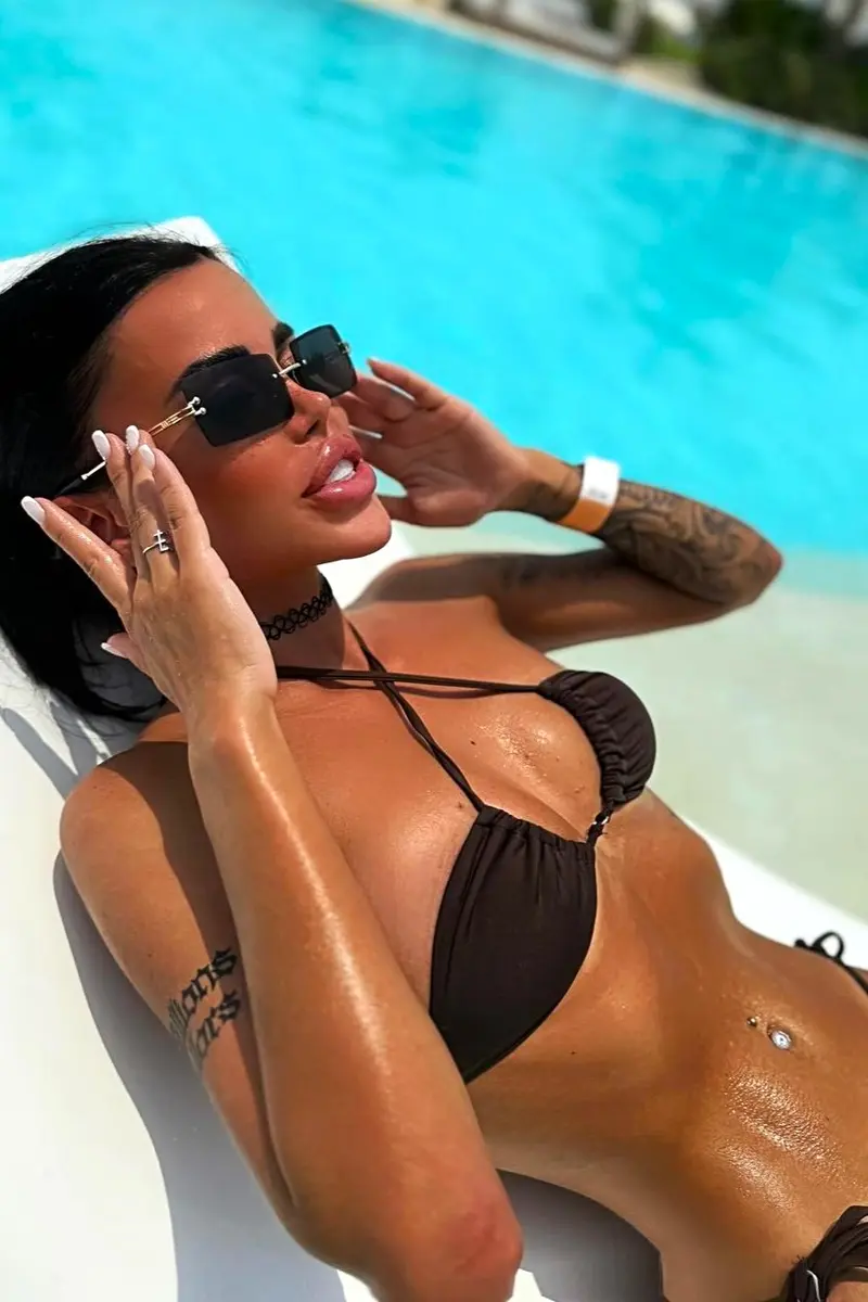 Elli escort in Paris