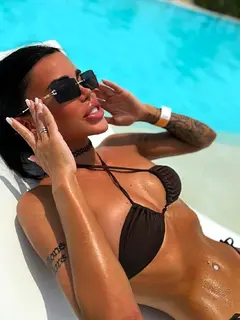 Elli escort in Paris