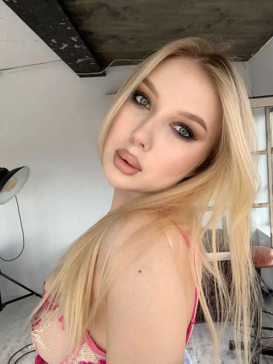 Emma escort in London