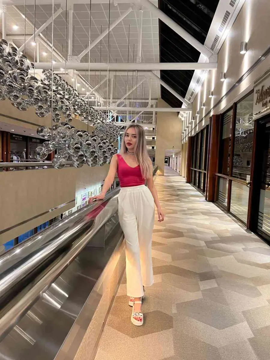 Eva escort in London