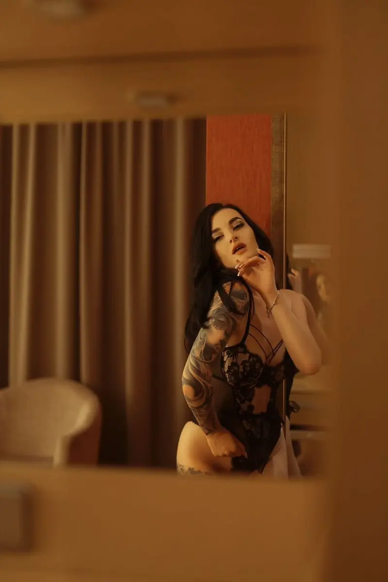 Eva escort in London