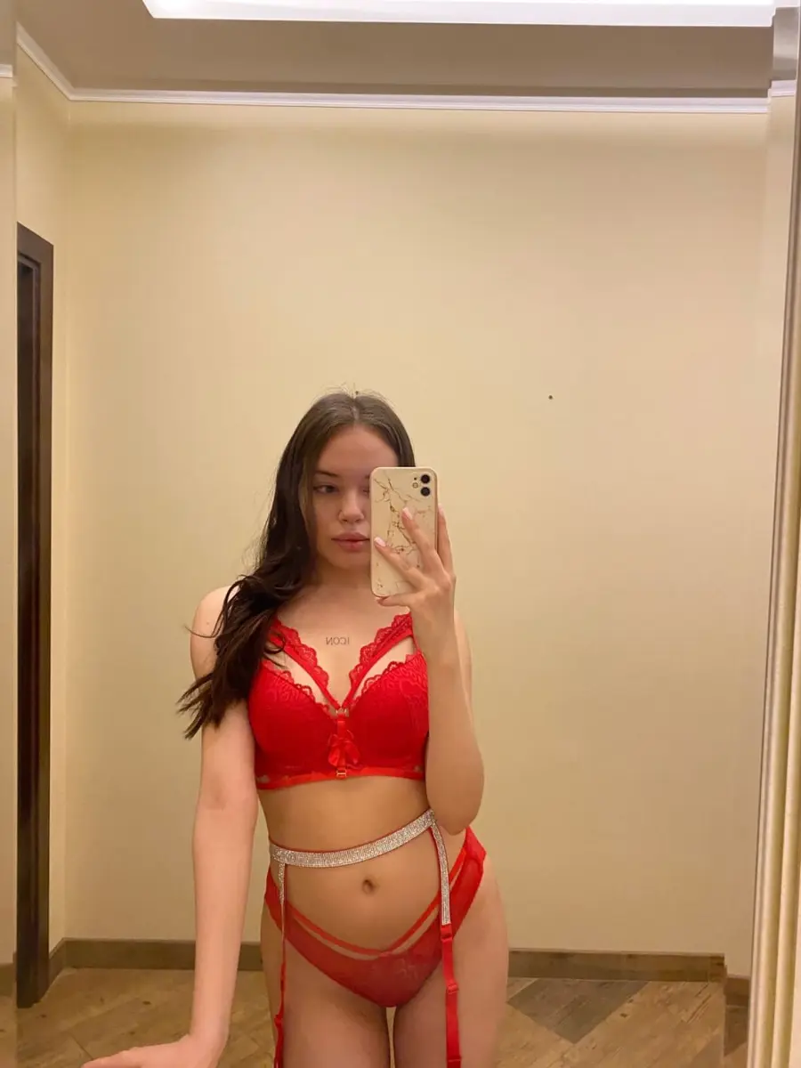 Evva escort in London