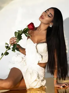 Indira escort in Paris