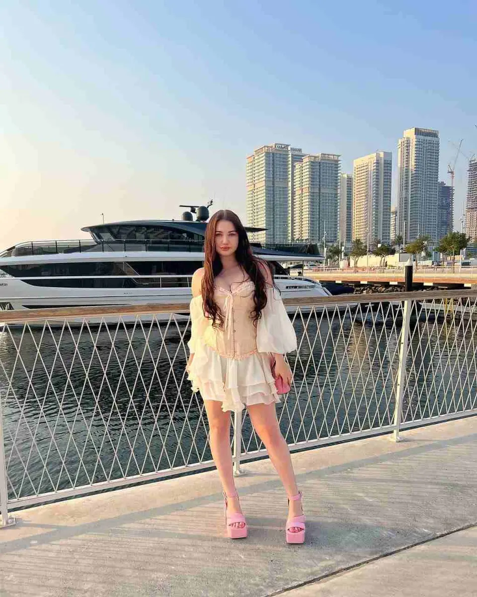 Kamila escort in London