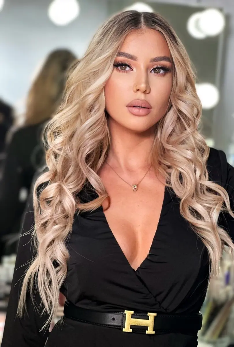 Kleopatra escort in Paris
