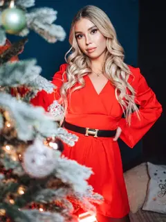 Kleopatra escort in Paris