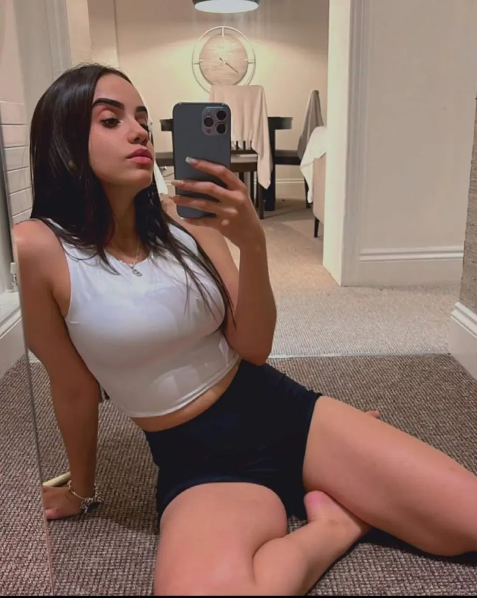 Luiza escort in London