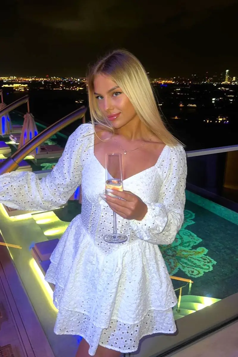 Maria escort in Paris