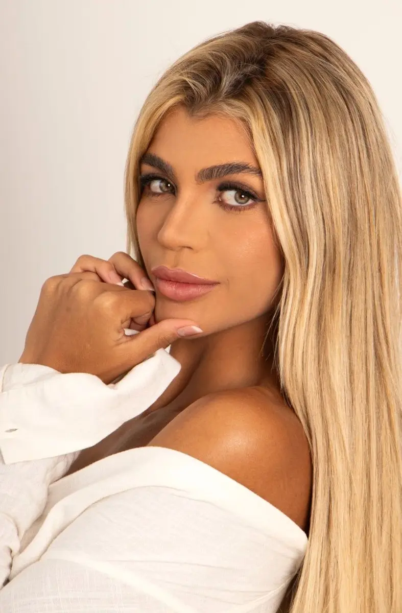 Milenna escort in Paris