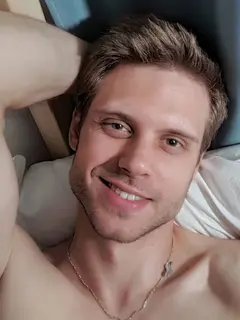 Miron escort in Paris