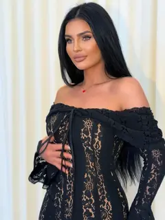 Namidia escort in Paris