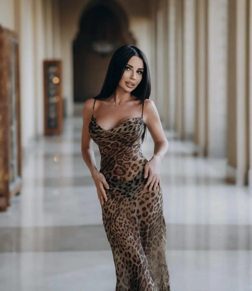 Phoebe escort in Paris