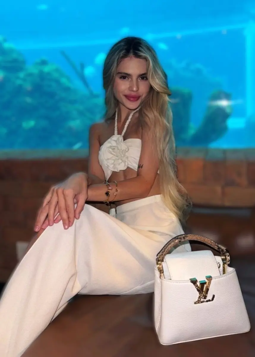 Rebecca escort in Paris