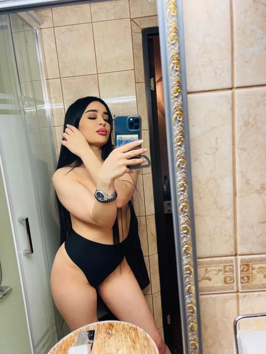 Samira escort in London