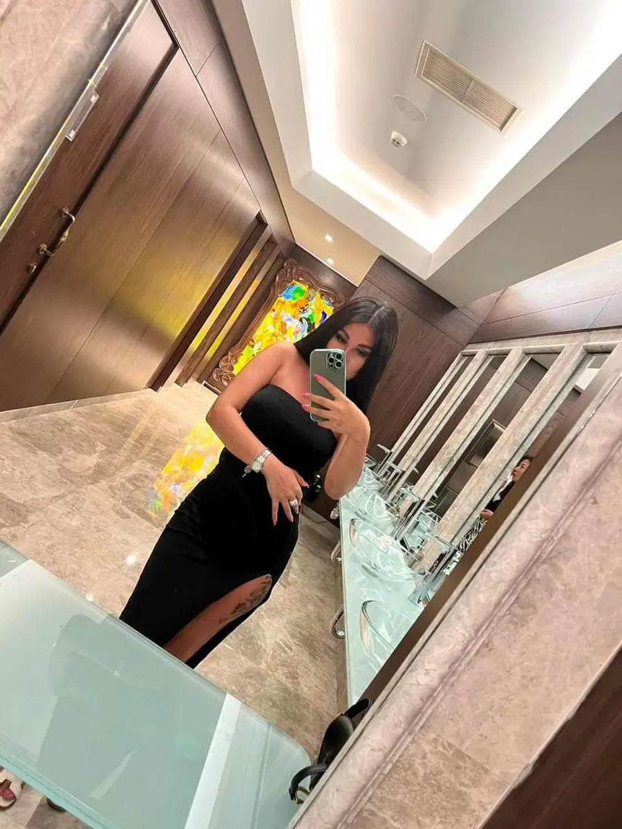Selima escort in London