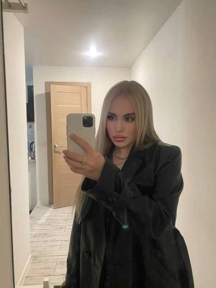 Selima escort in London