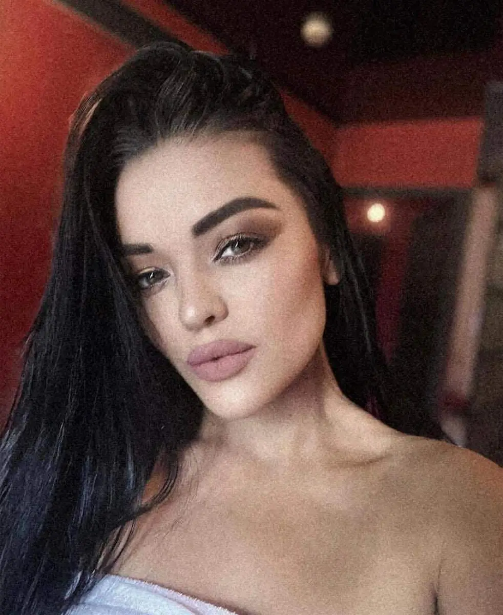 Sima escort in London