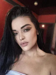 Sima escort in London
