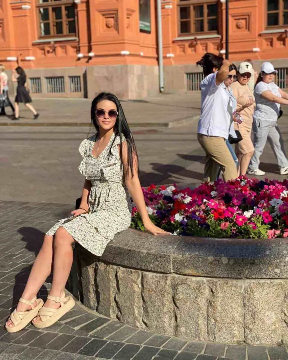 Sima escort in London