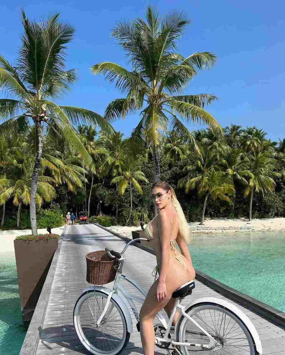 Sylvie escort in London