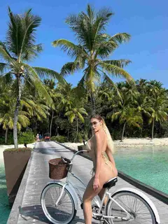 Sylvie escort in London