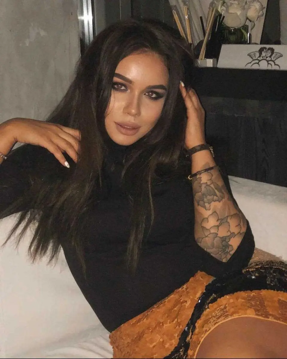 Tina escort in London