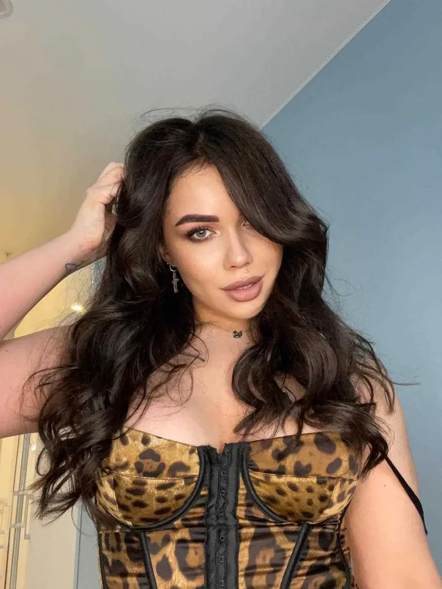 Tina escort in London