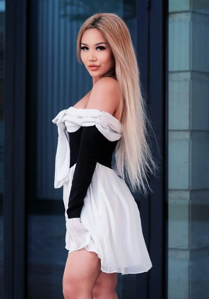 Vikky escort in Paris