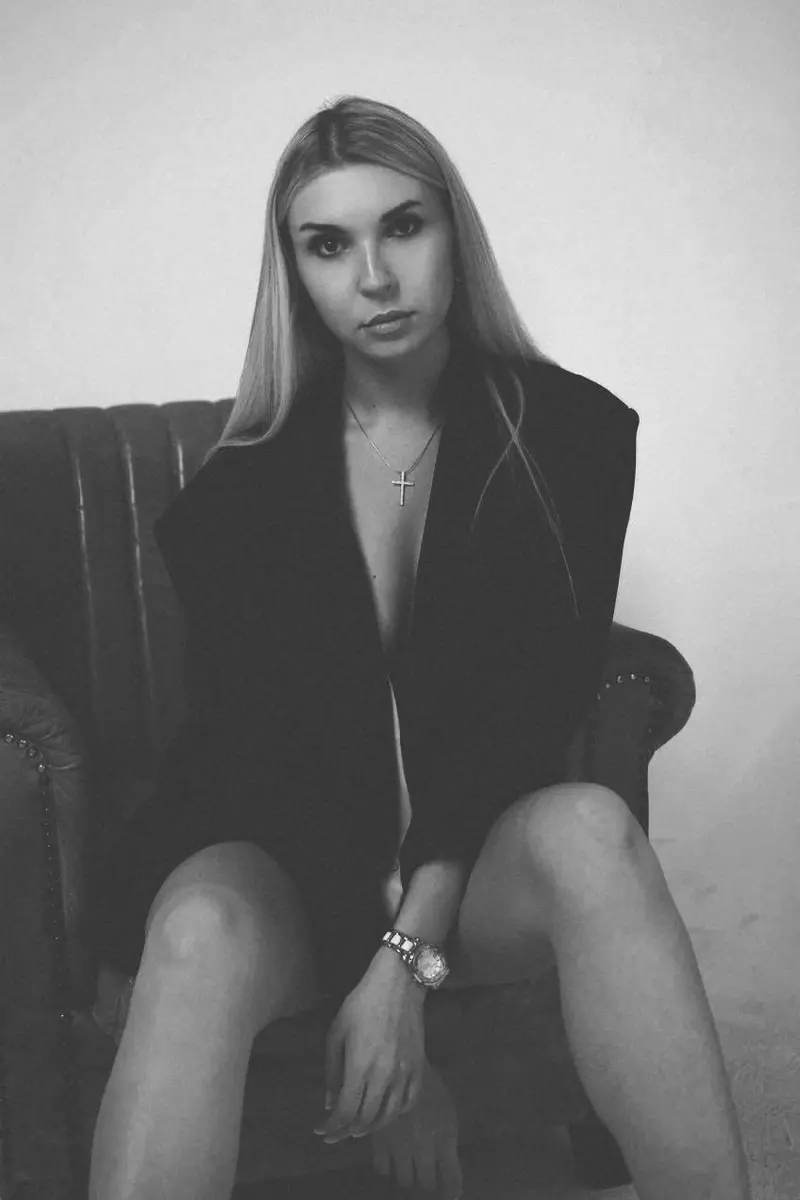 Yana escort in London