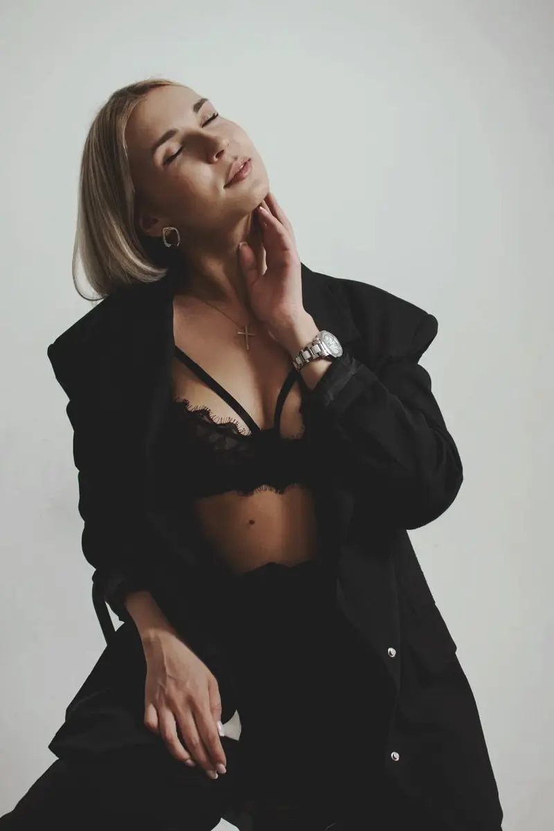 Yana escort in London